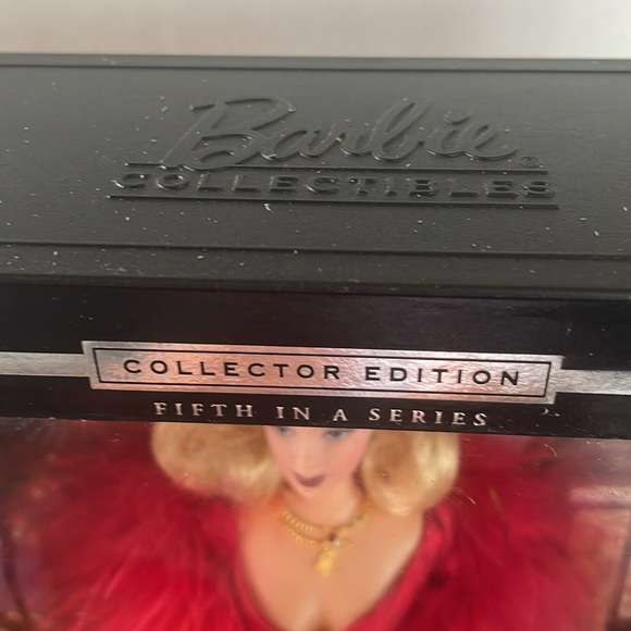 2001 Hollywood Cast Party Barbie NIB 5th in Series - Picture 4 of 12